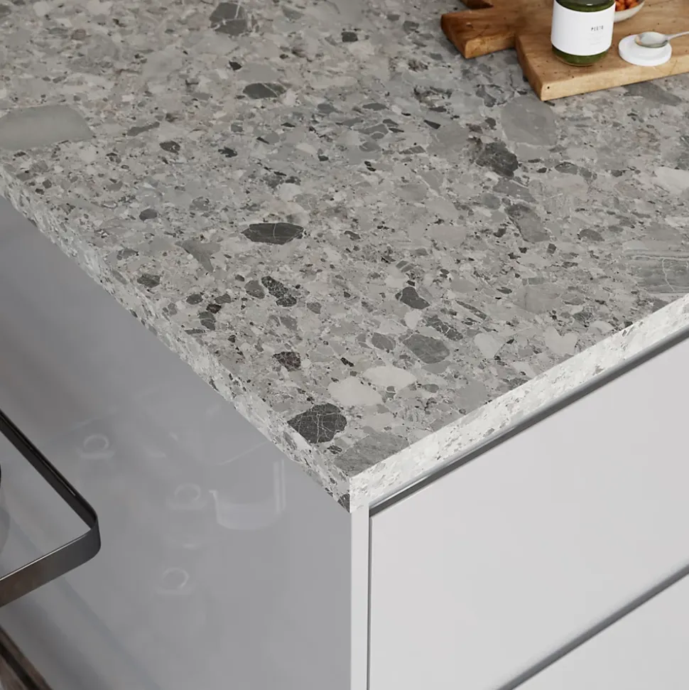 Bande de chant décor ceppo di grey GoodHome Berberis L. 300 cm x l. 42 mm