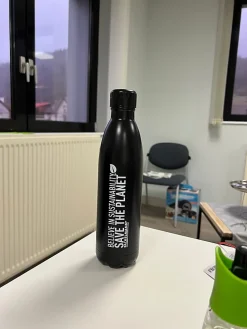 Bouteille isotherme 750 ml coloris aléatoire Fackelmann Move