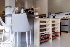 Casier à bouteilles empilable Katea en pin massif pour 16 bouteilles (30x68,4x30 cm)