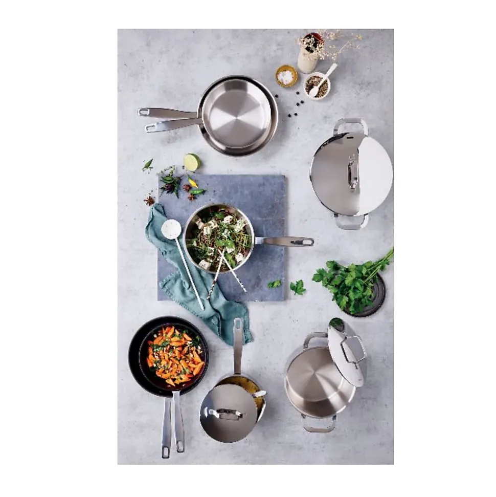 Casserole avec bec verseur Maestro 14 cm