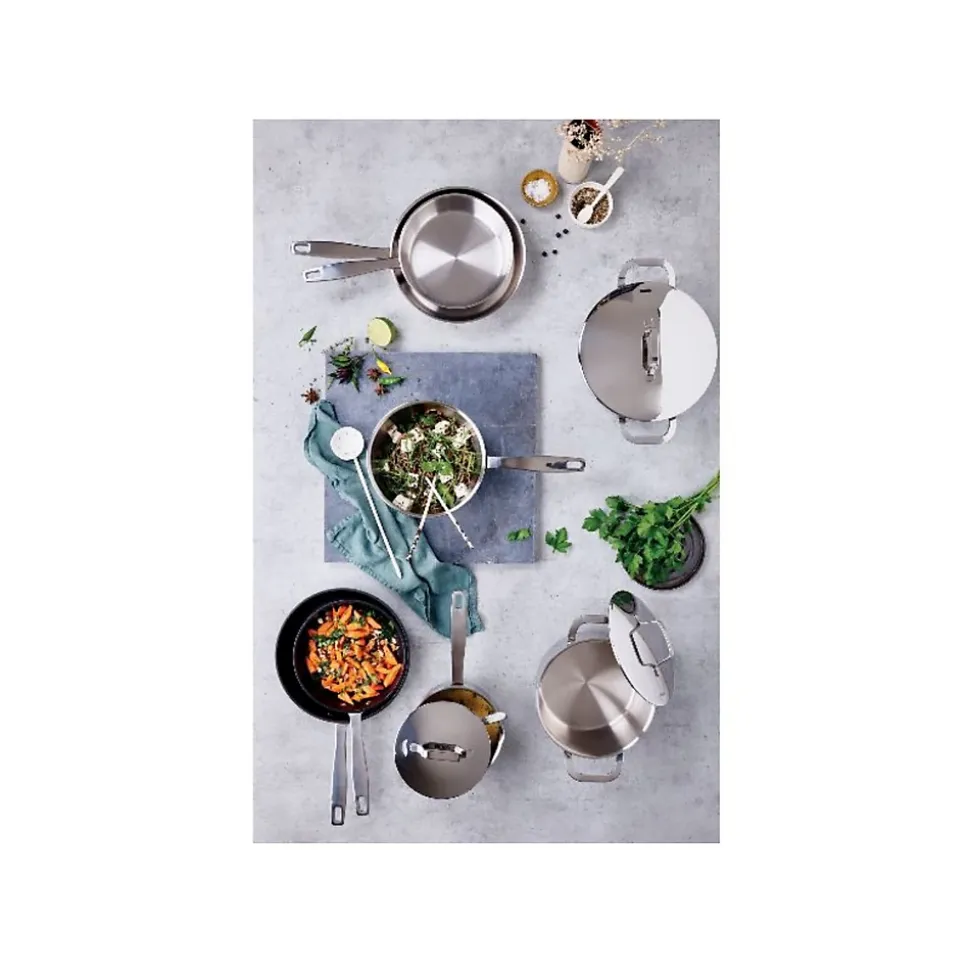 Casserole avec bec verseur Maestro 12 cm