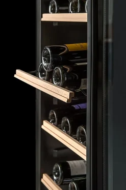 Cave a vin de vieillissement - LA SOMMELIERE - CTPNE147E - 147 bouteilles - Porte pleine - Classe E - 54 x 60 x 167,4 cm - Noir