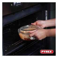 Cocotte ronde Pyrex 1,6 L modèle 1450096 en verre borosilicate avec couvercle