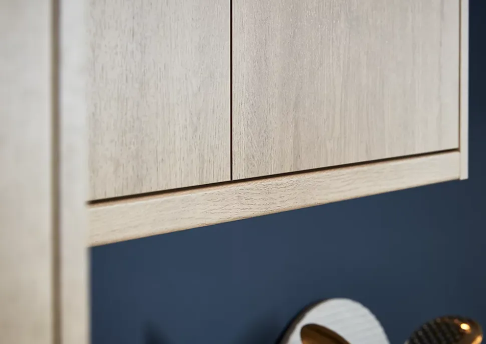 Corniche et bandeau cache-lumière GoodHome Chia chêne clair H. 35 mm x l. 2.4 m x Ep. 59.5 mm