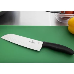 Couteau Santoku Alvéolé 170 mm - Victorinox