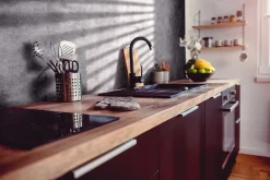 Crédence aluminium aspect béton 120 x 80 cm