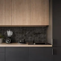 Crédence de cuisine effet marbre noir IDPanneaux L. 300 x H. 60 cm