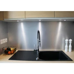 Crédence réversible aluminium brossé/brut 200x100x0.3cm + 3 profils finition U, ep.3mm, l.100cm, L.200cm