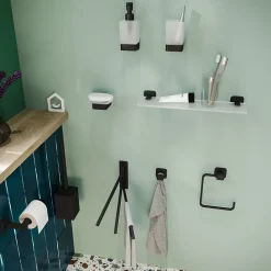 Distributeur de savon mural acier inoxydable noir Teesta GoodHome