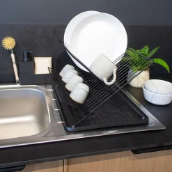 Egouttoir à vaisselle métal et plastique avec bac noir Box & Beyond