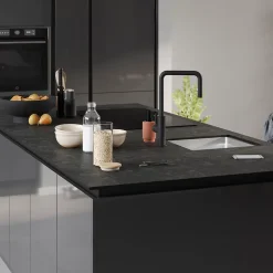 Embout de rail pour colonne noir Caraway Innovo GoodHome vendu par 2