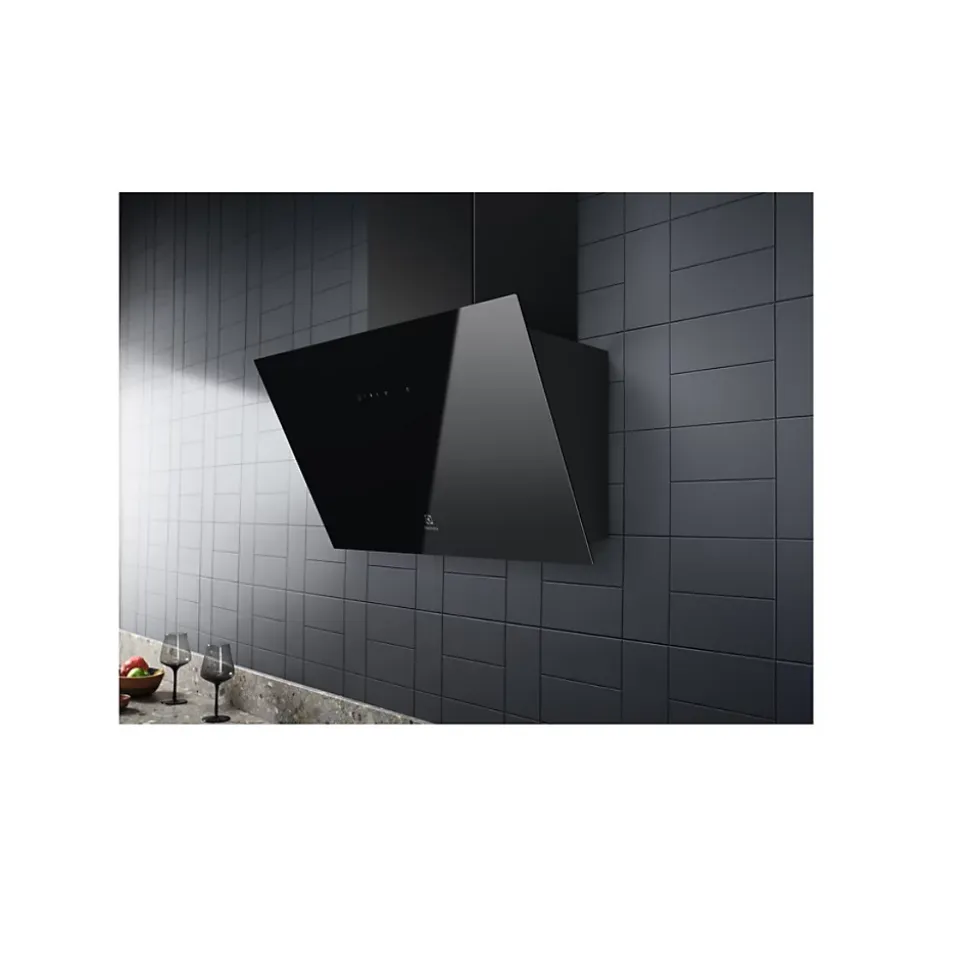 Hotte décorative 60cm 67db 535m3/h noir Electrolux LFV336K