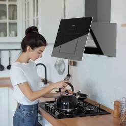 Hotte inclinée 60cm classe a+++ 650m3h wifi 4 vitesses évacuation ou recyclage tactile noir CD6736MB Ciarra