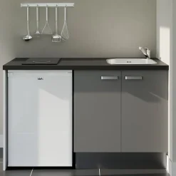 Kitchenette K17 - 140 cm - Façades : Gris - Plan de travail : Noir - Crédences : Non - Evier