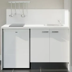 Kitchenette K17 façades Blanc - Plan de travail Blanc - Crédences : Oui - Evier inox - Electroménager Blanc inclus