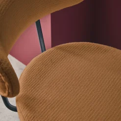 Lot de deux tabourets de bar assise rotative métal noir et tissu camel - L 50 x P 50 x H 92cm - Iris