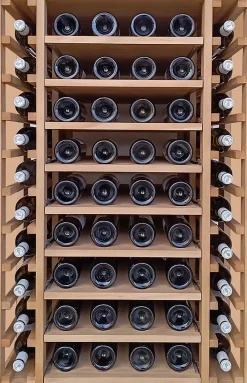 Meuble Range Bouteille de vin Série Godello en Pin Clair 112 bouteilles double profondeur avec 4 tablettes coulissantes