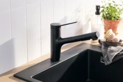 Mitigeur de cuisine avec douchette noir mat Hansgrohe Zesis M33 H. 219mm