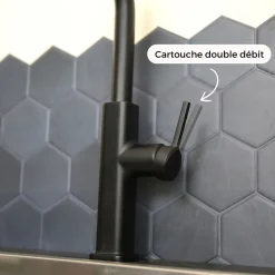 Mitigeur de cuisine noir mat cascade Essebagno Esseswitch