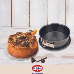 Moule à manqué et à savarin à charnière acier 18 cm Dr. Oetker Tradition