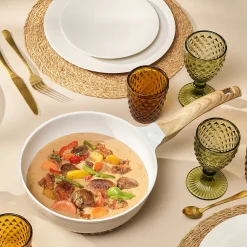 Mythic - Sauteuse 24 cm avec revêtement en céramique blanche et couvercle