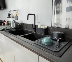 Panier d'évier en plastique Brabantia SinkSide anthracite