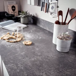 Plan de travail compact 1 face aspect céramique / 1 face aspect minéral GoodHome Nepeta L.300 x l.62 x Ép.1,2 cm