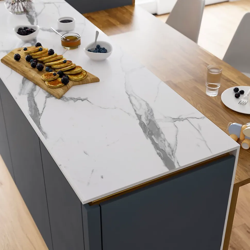 Plan de travail compact aspect marbre blanc GoodHome Nepeta L.300 x l.62 x Ép.1,2 cm