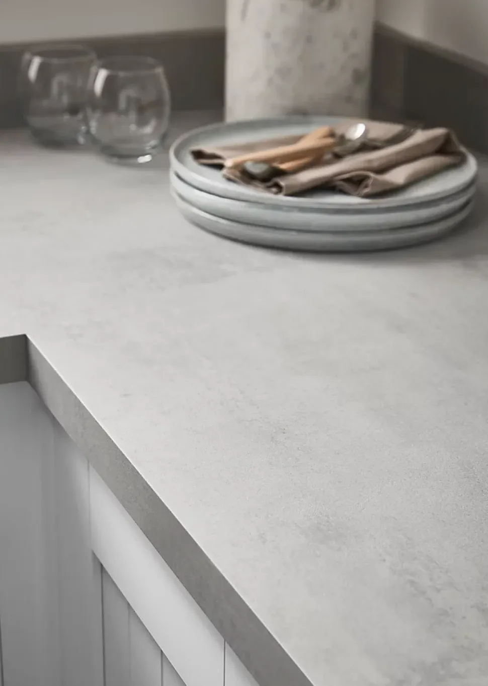 Plan de travail stratifié gris effet béton L.300 x l.62 x ép.3,8 cm, GoodHome Kala