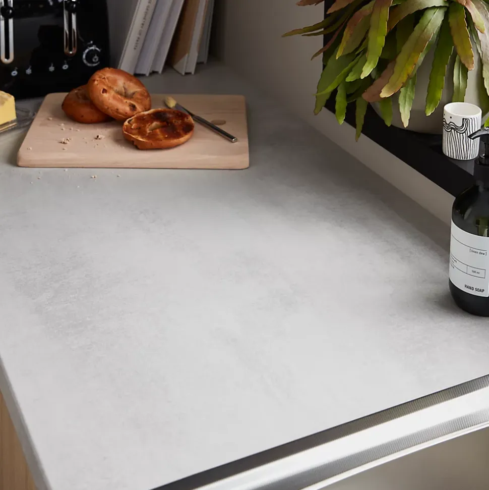 Plan de travail stratifié gris effet béton L.300 x l.62 x ép.3,8 cm, GoodHome Kala