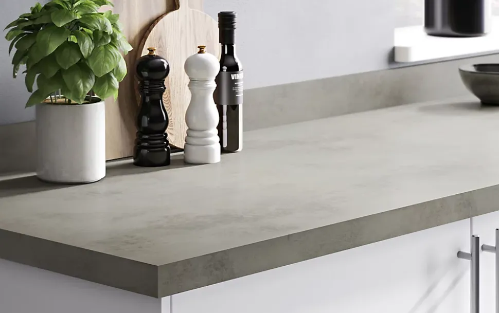 Plan de travail stratifié gris effet béton L.300 x l.62 x ép.3,8 cm, GoodHome Kala