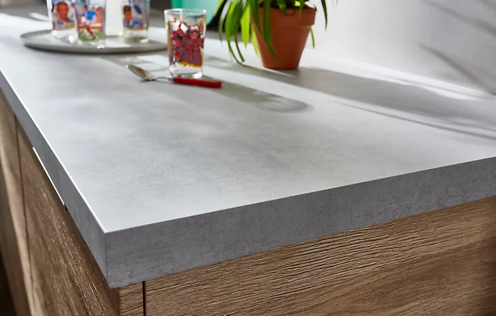 Plan de travail stratifié gris effet béton L.300 x l.62 x ép.3,8 cm, GoodHome Kala