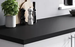Plan de travail stratifié noir mat L.300 x l.62 x ép.3,8 cm GoodHome Berberis