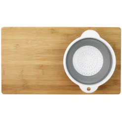 Planche à découper avec passoire intégrée