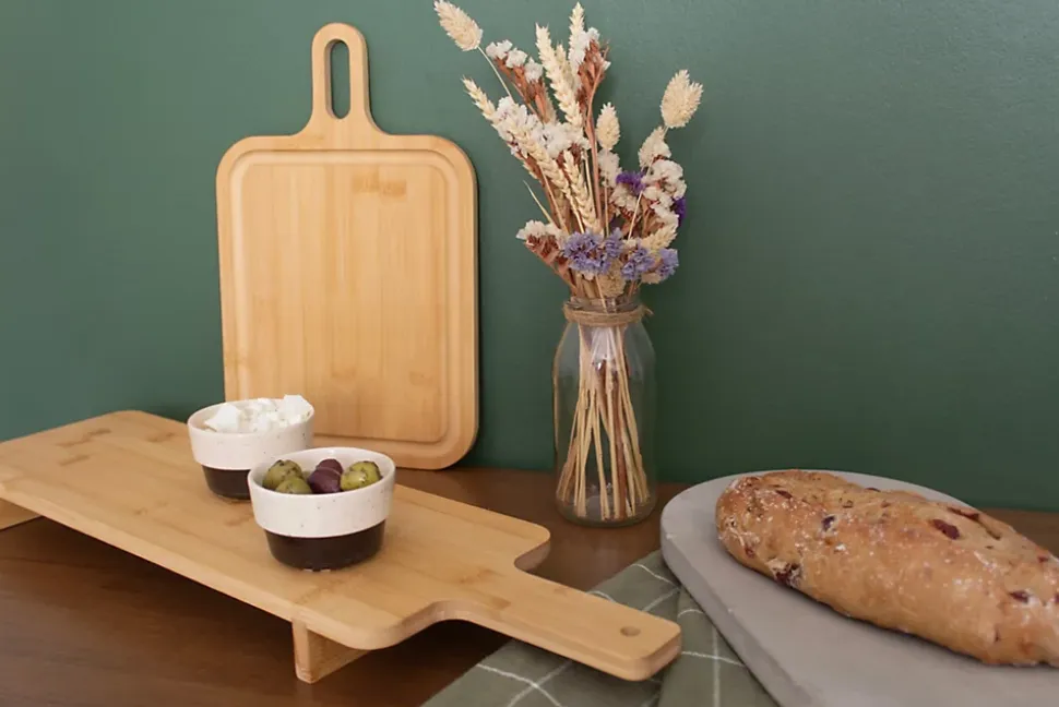 Planche à découper avec rebord en bambou L.35,5 x l.22,5 cm