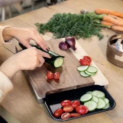 Planche à découper bois 36.5x27.5cm + bac récupérateur Livoo MES155