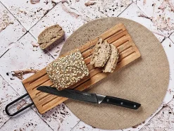Planche à pain en bois d'acacia STINE - 39 x 13cm