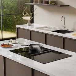 Plaque de cuisson induction avec hotte intégrée 7000W L83cm 500m3h 4 foyers booster flex zone recyclage evacuation Ciarra