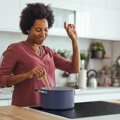 Plaque de cuisson induction 4 foyers 6000W L59xP52cm commande tactile 9 niveaux de puissance minuterie Ciarra CD4BIH-A