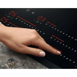 Plaque induction Electrolux EIV95550