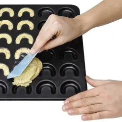 Plaque pour 30 croissants à la vanille 31 x 32 cm Zenker Special Creative