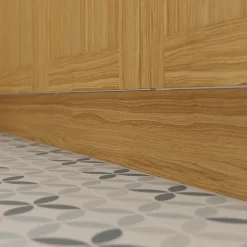 Plinthe de cuisine Goodhome Verbena chêne naturel H. 15 cm x l. 2.4 m x Ep. 18 mm