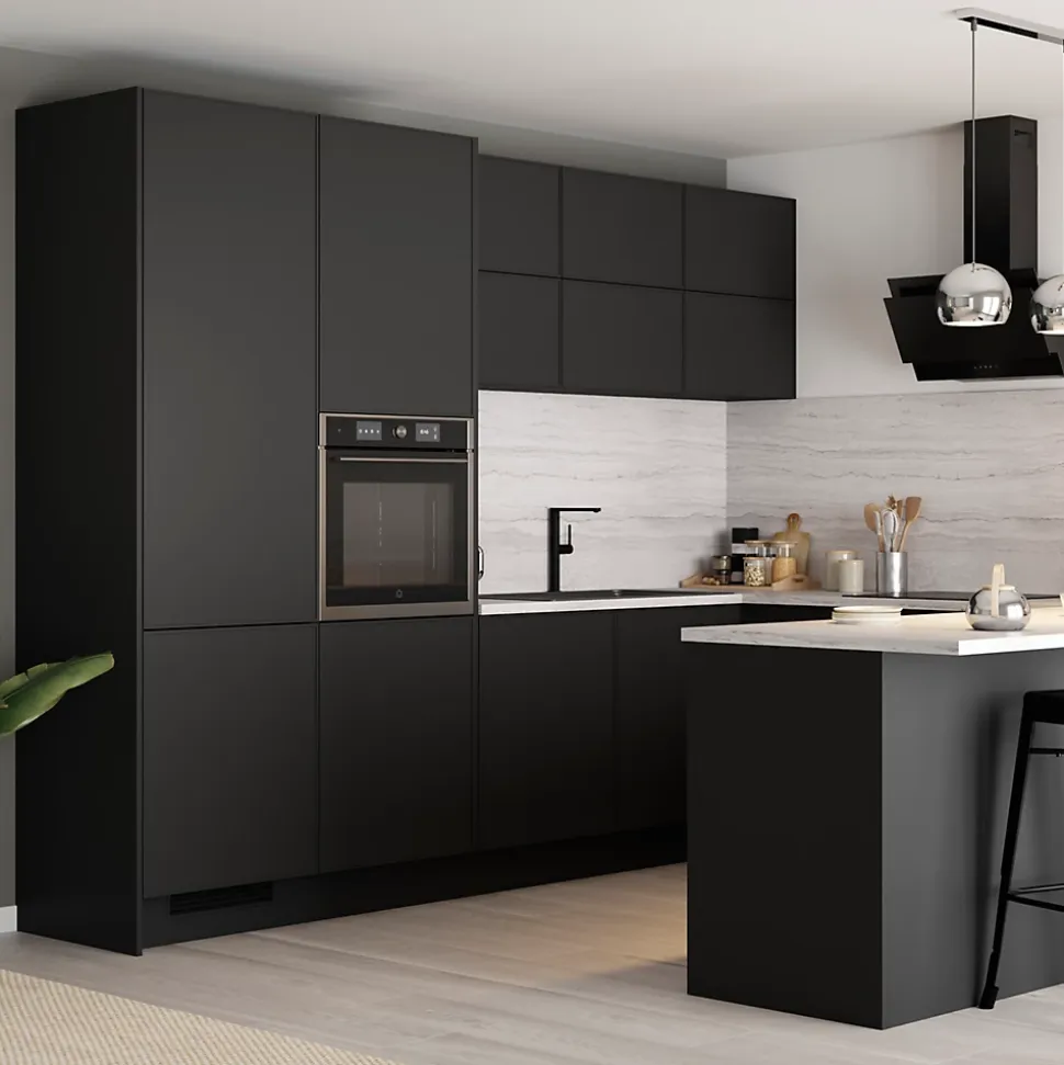 Plinthe de cuisine Goodhome Pasilla Noir H. 15 cm x l. 2.4 m x Ep. 16 mm