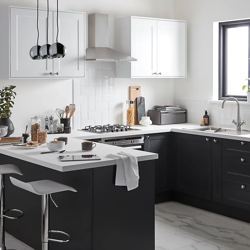 Plinthe de cuisine Goodhome Artemisia Gris H. 15 cm x l. 2.4 m x Ep. 16 mm