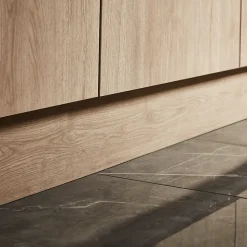 Plinthe de cuisine Goodhome Chia chêne clair H. 15 cm x l. 2.4 m x Ep. 16 mm