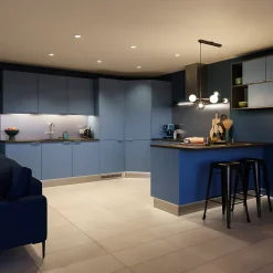 Plinthe de cuisine Goodhome Cisely Argent H. 15 cm x l. 2.4 m x Ep. 16 mm