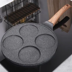 Poele Pour Oeufs en Granit Avec Quatre Trous Black Wood 26 cm