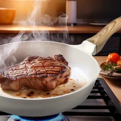 Poêle 24 cm avec revêtement en céramique blanche Blanc - Mythic par Cuisinox