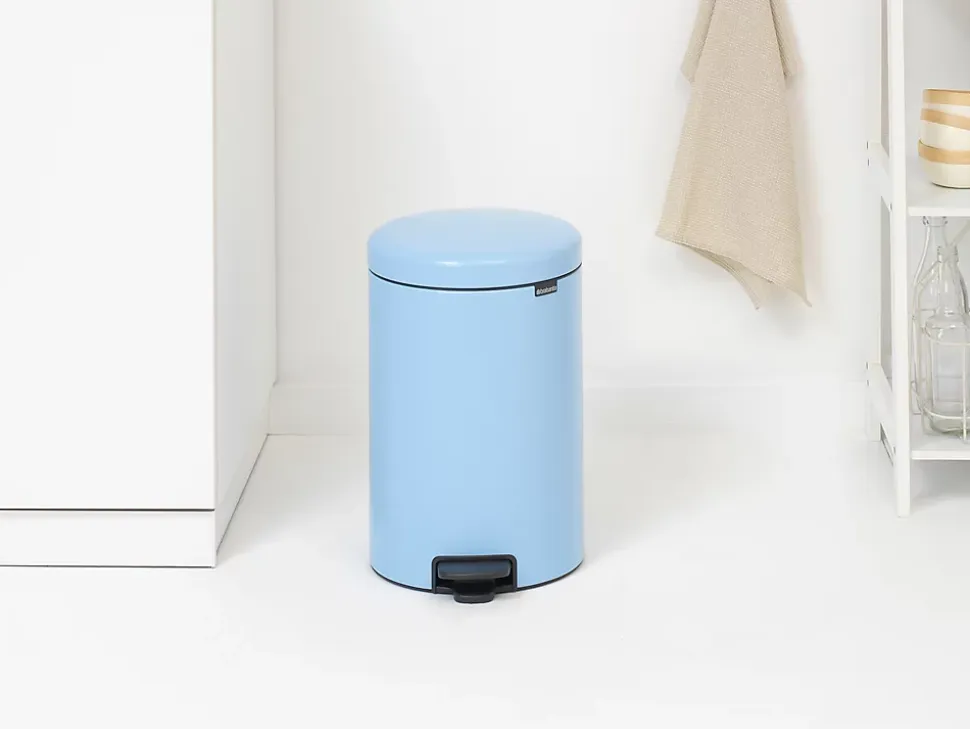 Poubelle à pédale coloris bleu Brabantia NewIcon 20 L