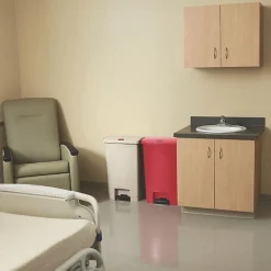 Poubelle à Pédale Frontale Slim Jim Rouge 50L - Rubbermaid